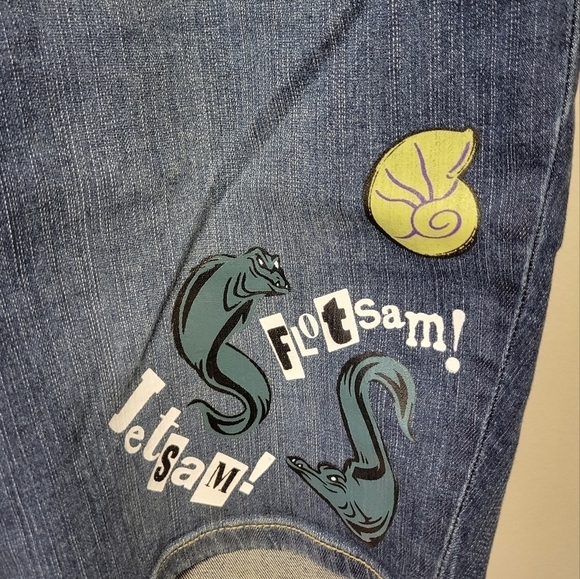 Torrid Disney Ursula Boyfriend Bermuda Jean Shorts 16 - Picture 5 of 9